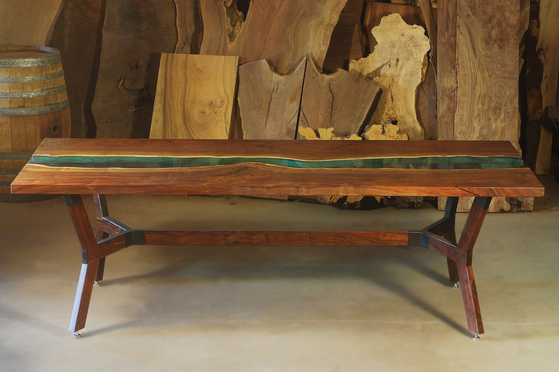 Glass river table - Walnut5