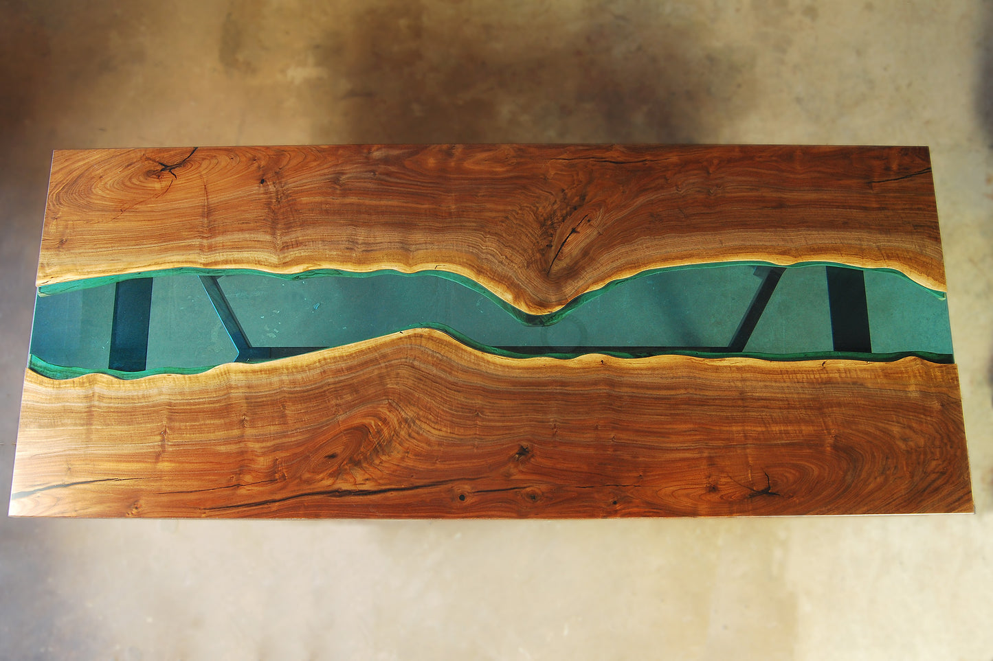Glass river table - Walnut6