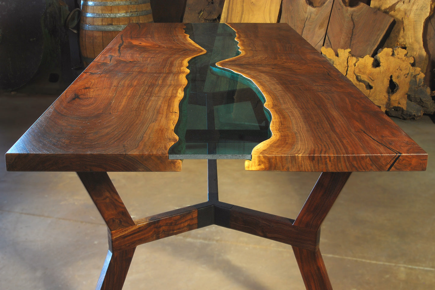 Glass river table - Walnut7