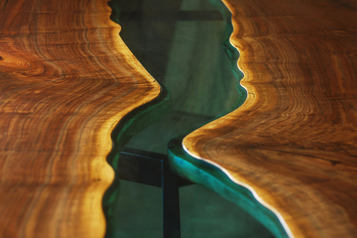 Glass river table - Walnut4
